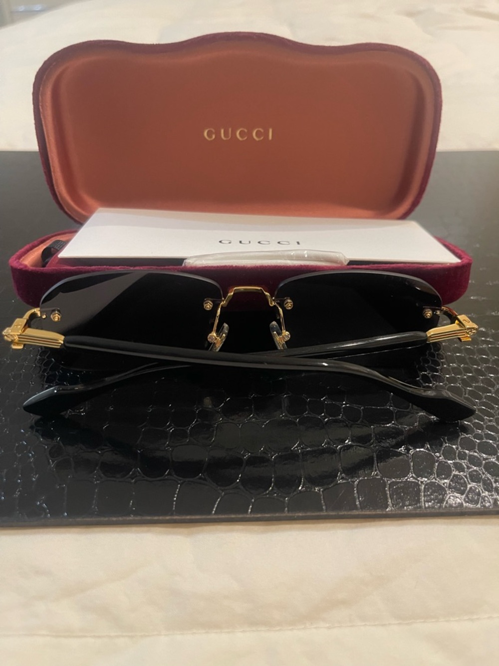 Gucci GG1221S 001 Black Gold Gray Lense Sunglasses with Case Pouch and Cloth - Picture 5 of 8